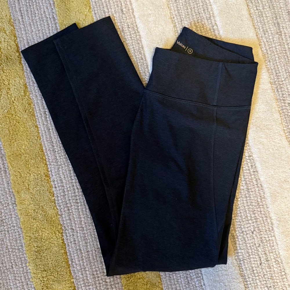 Outdoor Voices 7/8 Warmup Legging in Black textured compression Size Medium